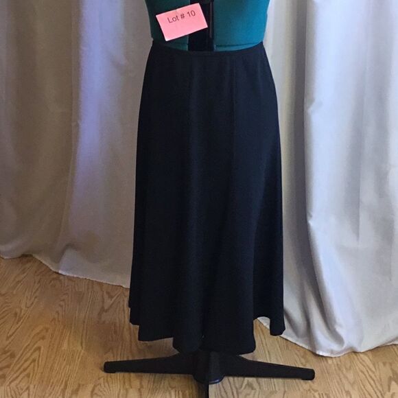 NWOT black skirt in an A line style in size 6 by TALBOTS - Picture 1 of 11